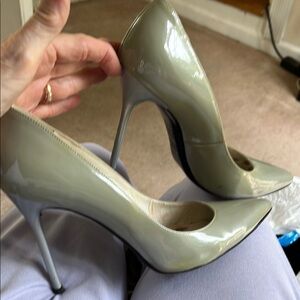 Stuart Weitzman heels euc just stunning on 8 1/2